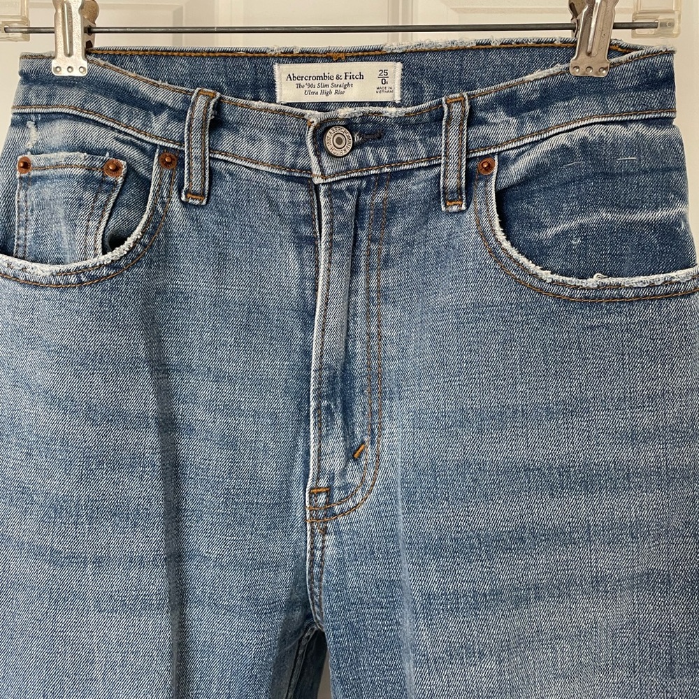Abercrombie & Fitch 90s Slim Straight Ultra High Rise Jeans